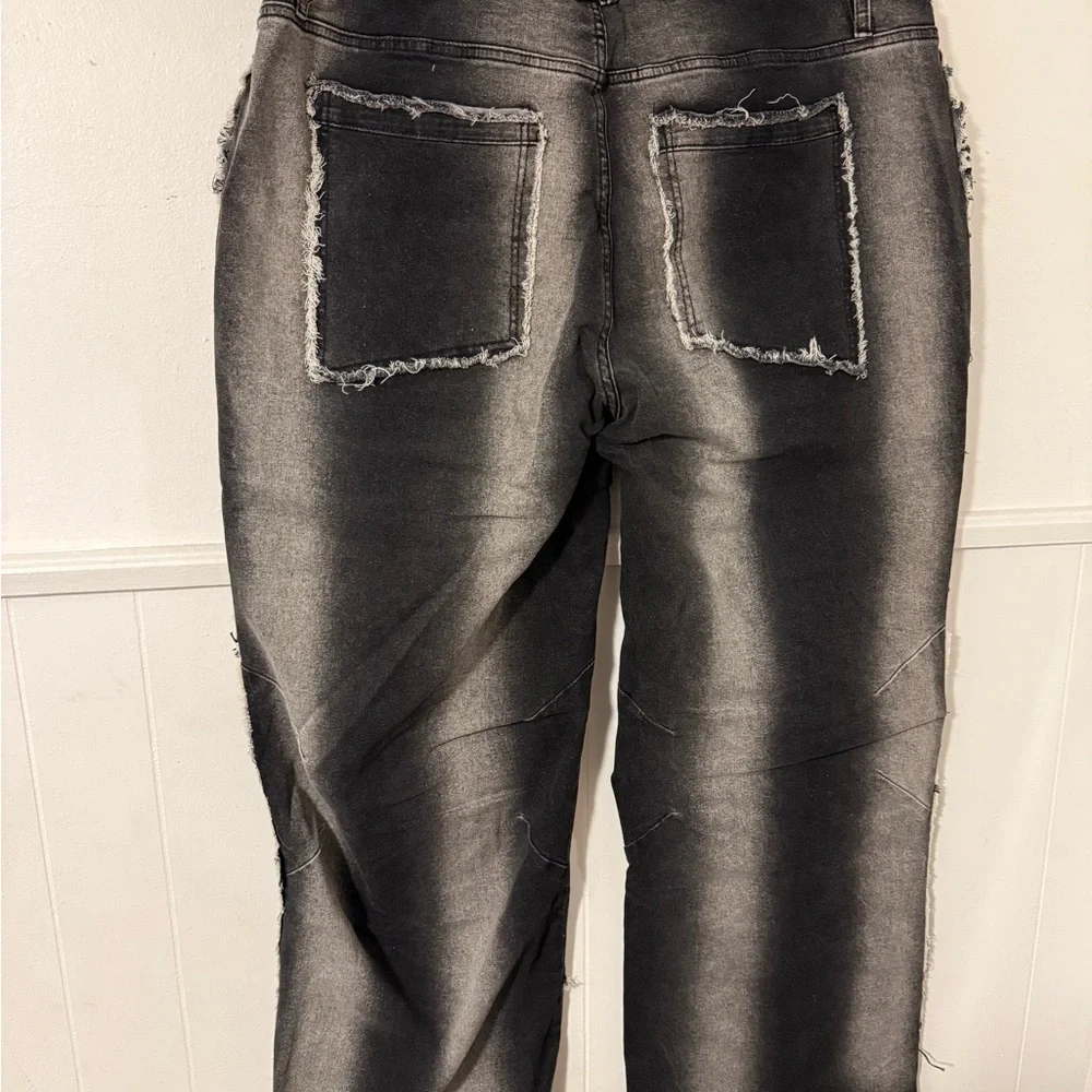 PLUS SIZE Distressed Straight Leg Jeans - Picture 5 of 6